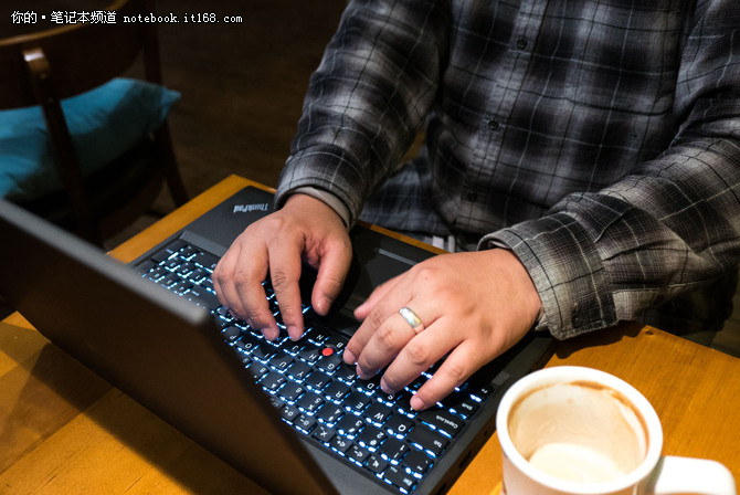 續(xù)航、散熱與功耗：T560表現(xiàn)全能平衡
